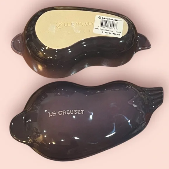 Le Creuset Stoneware Eggplant Cocotte (Cassis) - Picture 4 of 4